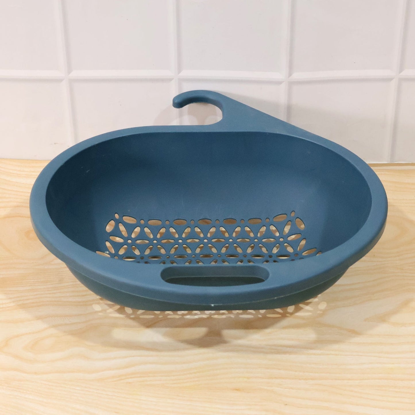 Daily use kitchen strainer basket, perfect for small kitchens and food prep