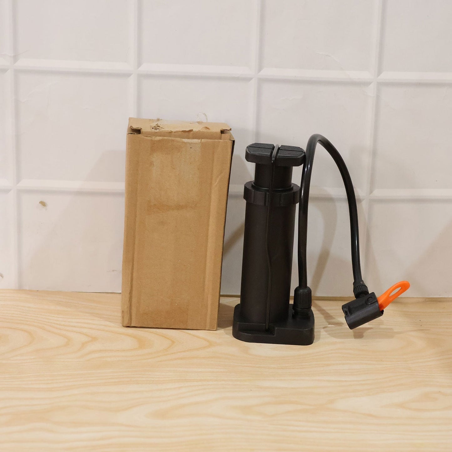 Detailed view of high-pressure foot pedal air pump mechanism
