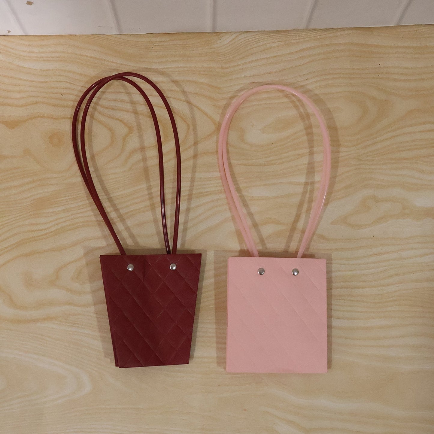 Bag style suited for wedding or celebration gifting