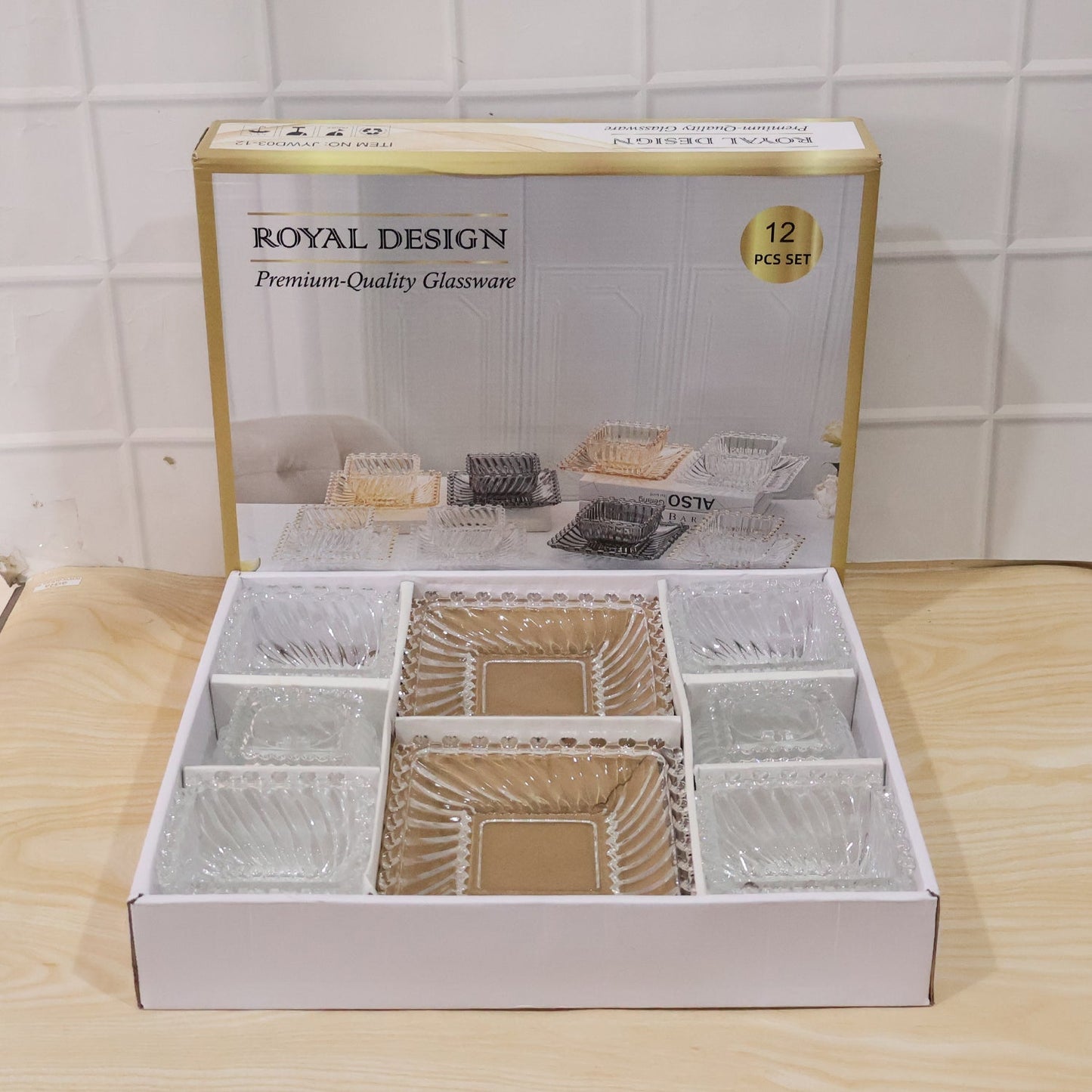 Versatile 12-piece transparent glass serving set
