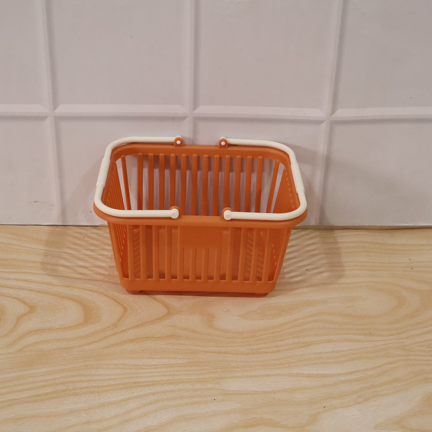 Packaging of the foldable handle storage basket for retail
