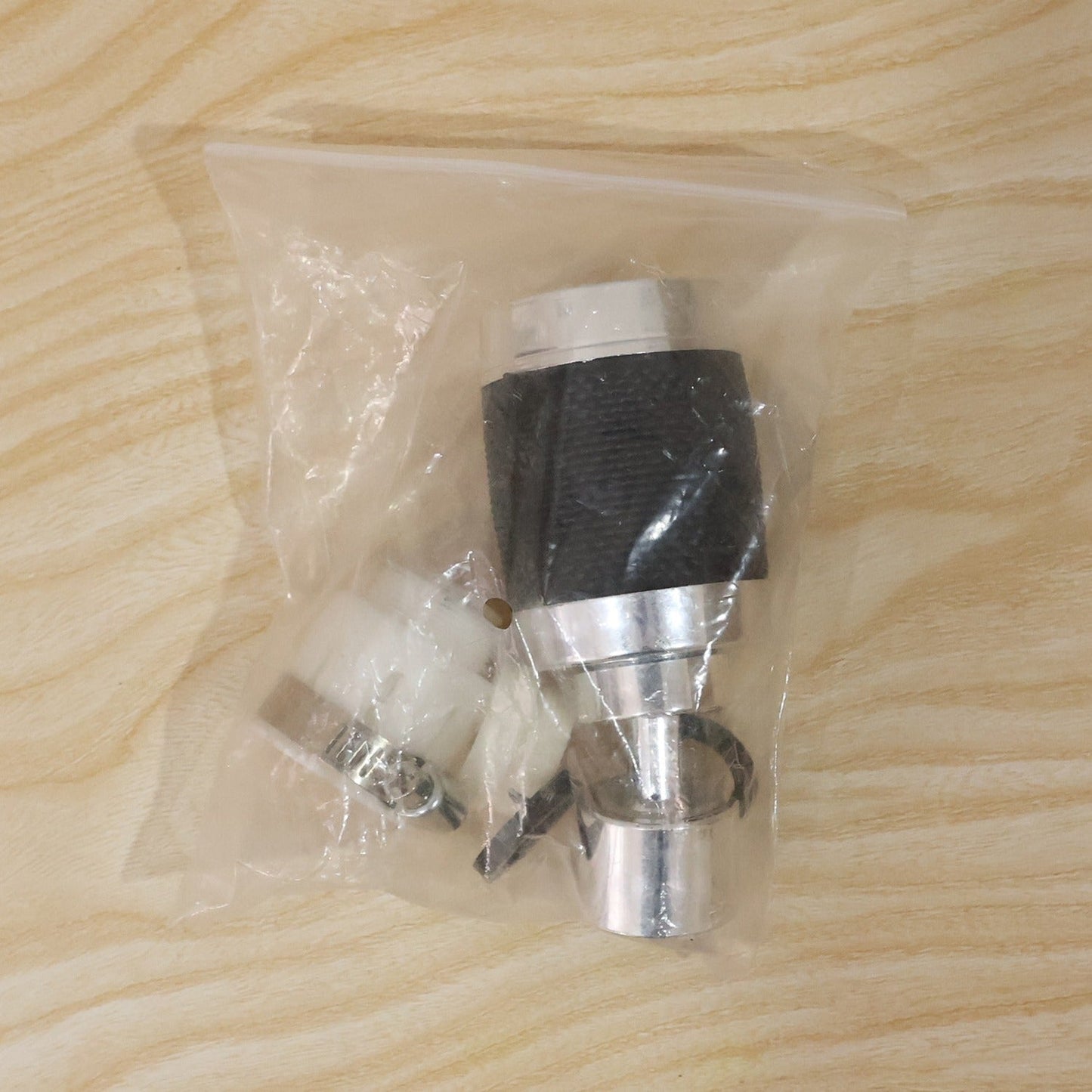 Retail packaging box for kitchen faucet sprayer