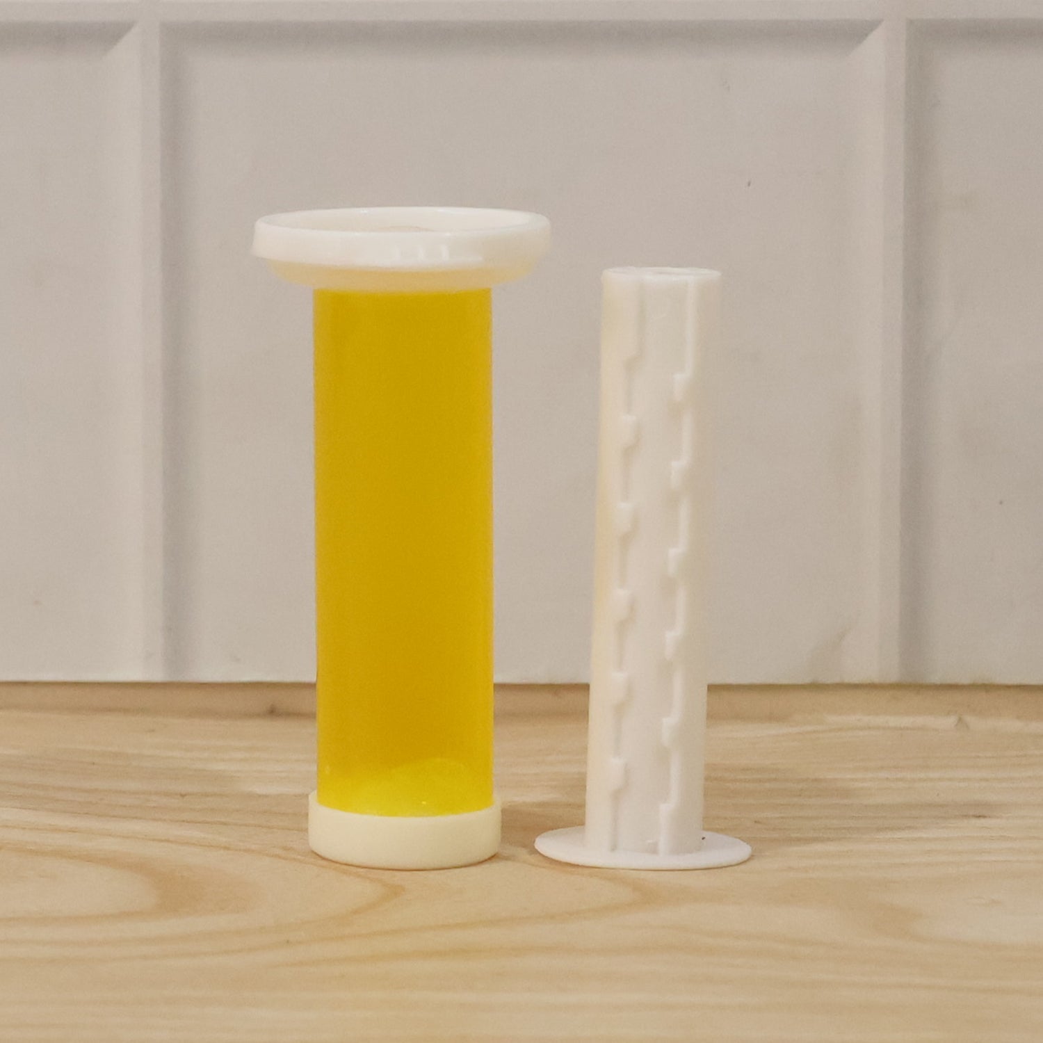 Toilet bowl staying fresh with long-lasting gel from flower-shaped stamp