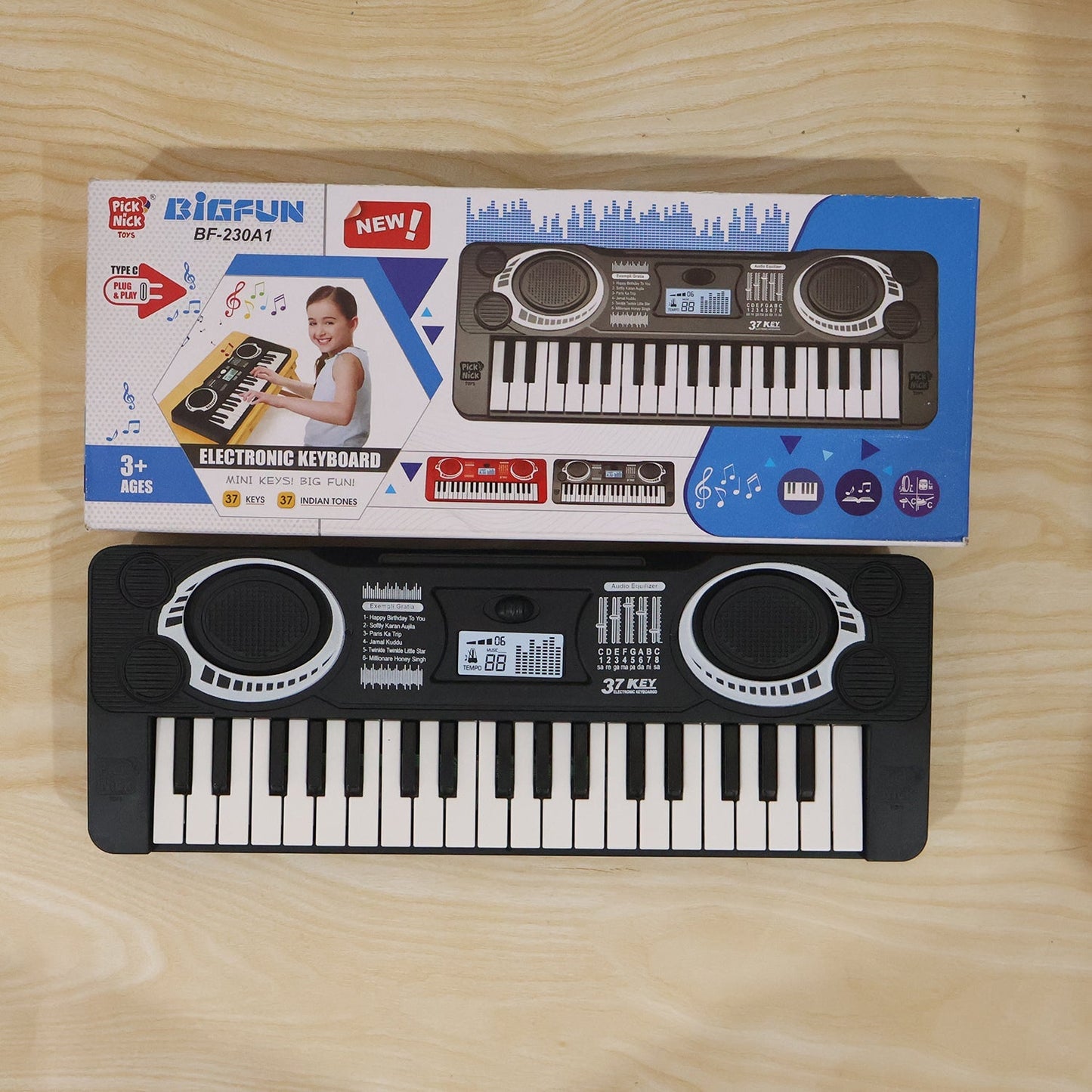 Gift box containing the musical keyboard toy, ideal for presents