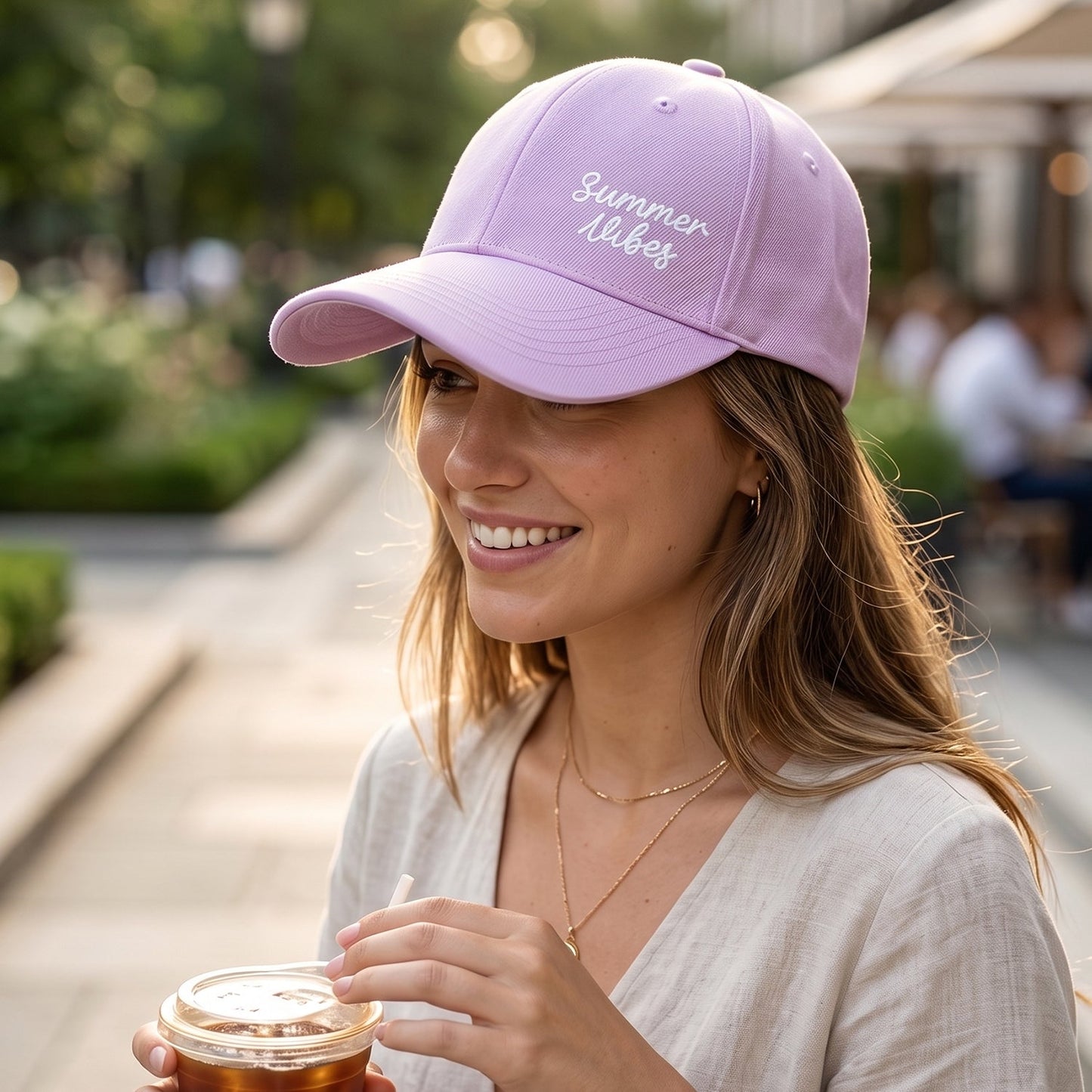 Unisex baseball cap suitable for men and women with curved brim