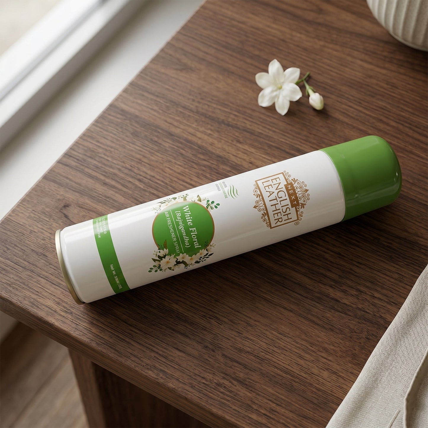 Fresh aroma from white floral room spray