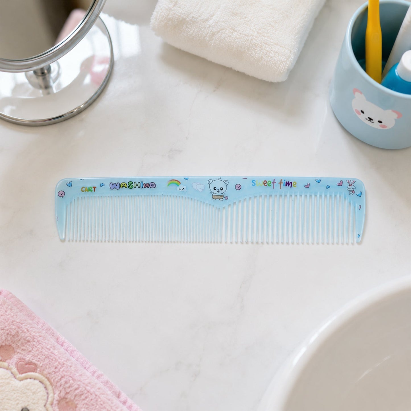 Close-up of comb teeth for detailed styling