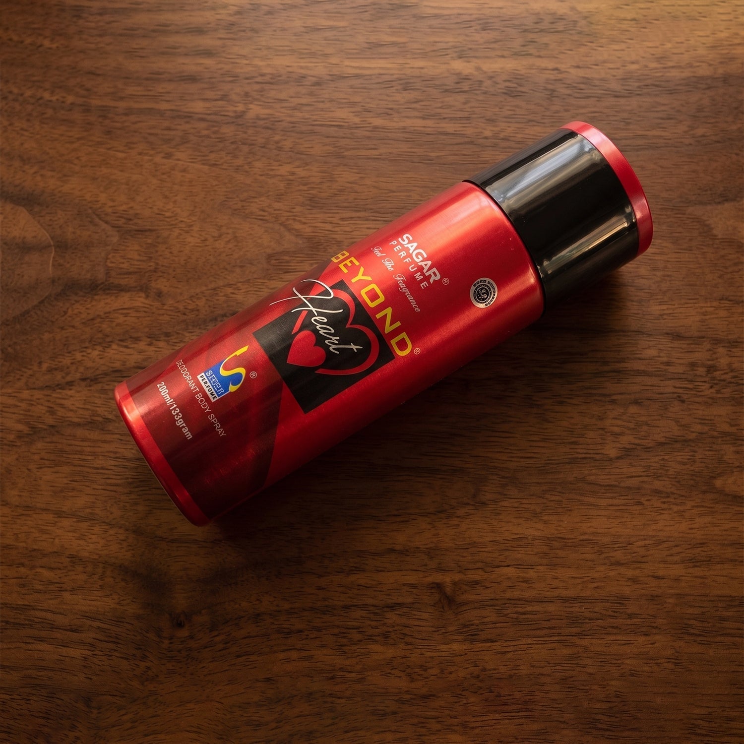 Long-lasting perfume deodorant spray for men