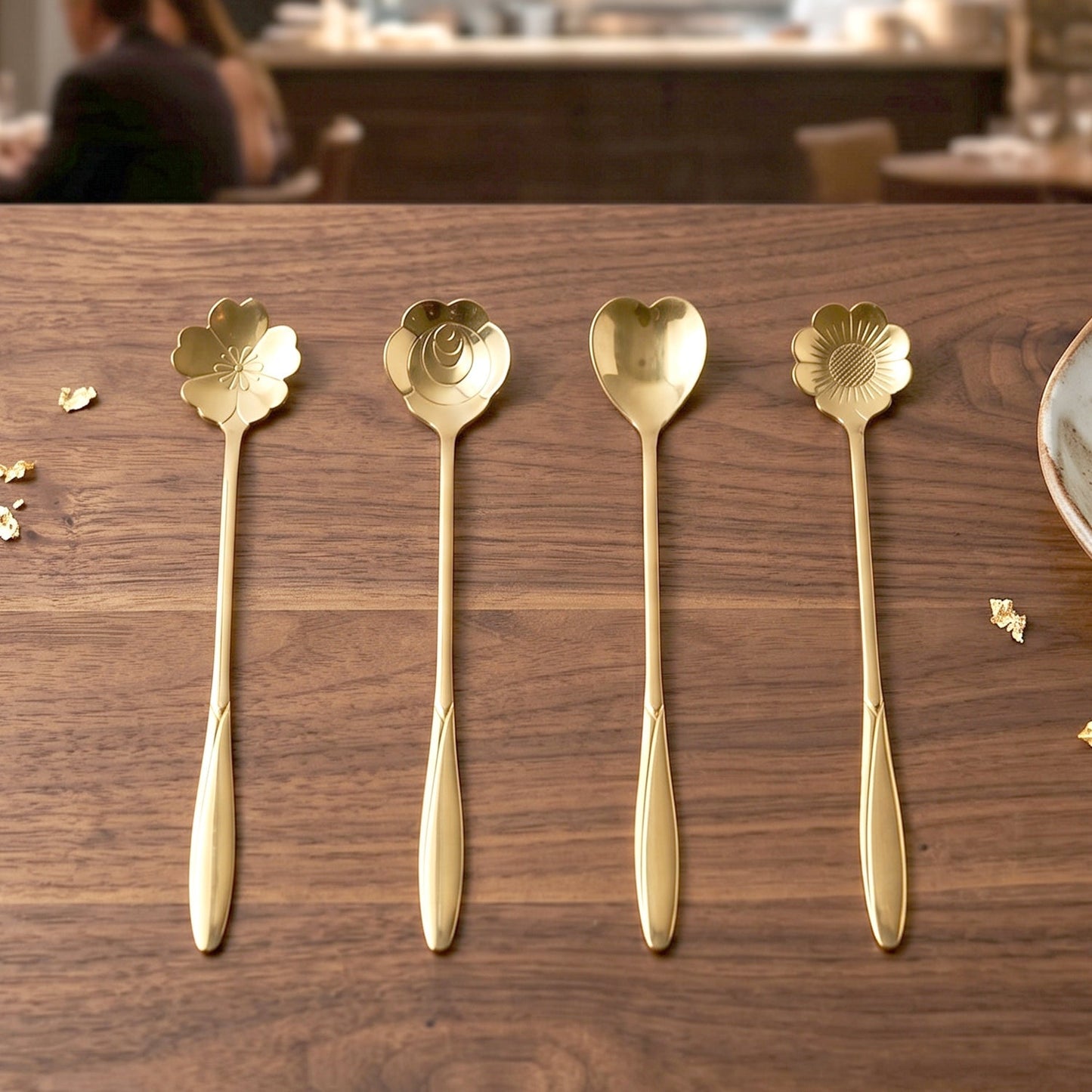 Mini serving spoon set for desserts and hot beverages
