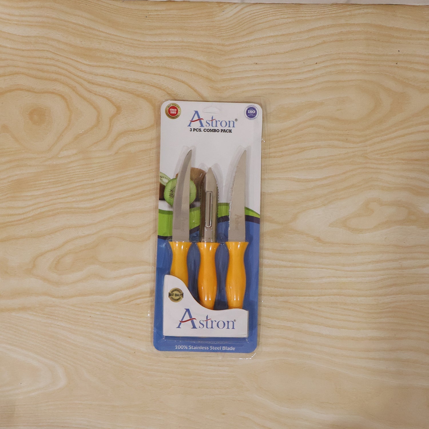 Kitchen knife and peeler set for daily use