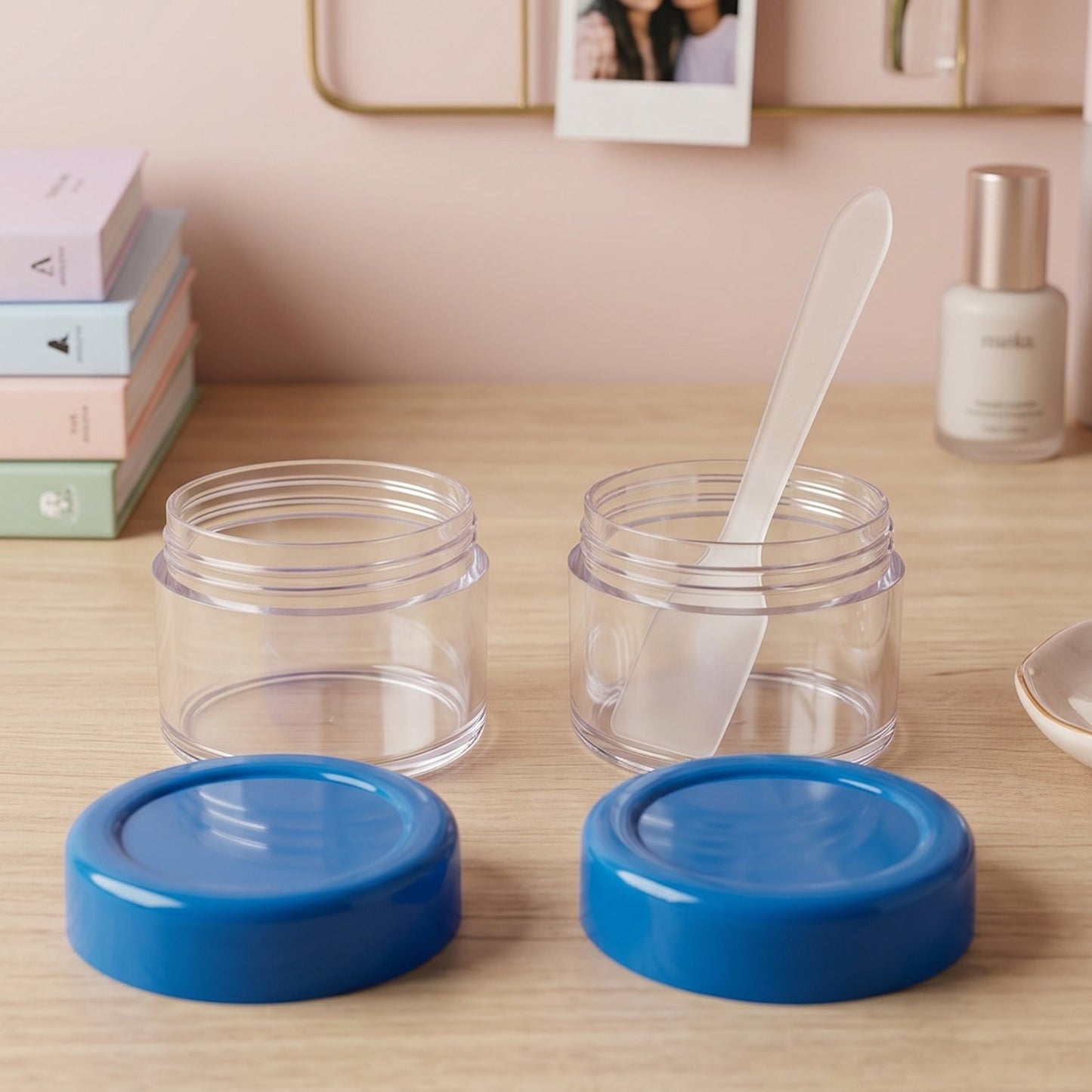 Size guide for refillable cream jars