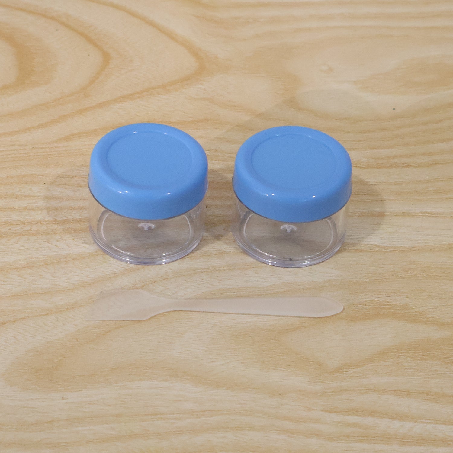 Daily use cosmetic jars with spatulas