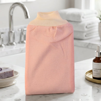 Scrub glove suitable for shower use