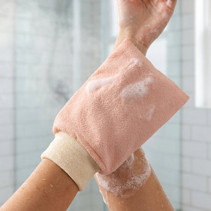 Exfoliating glove texture detail for effective scrubbing