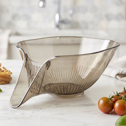 Lightweight kitchen strainer basket for rinsing food