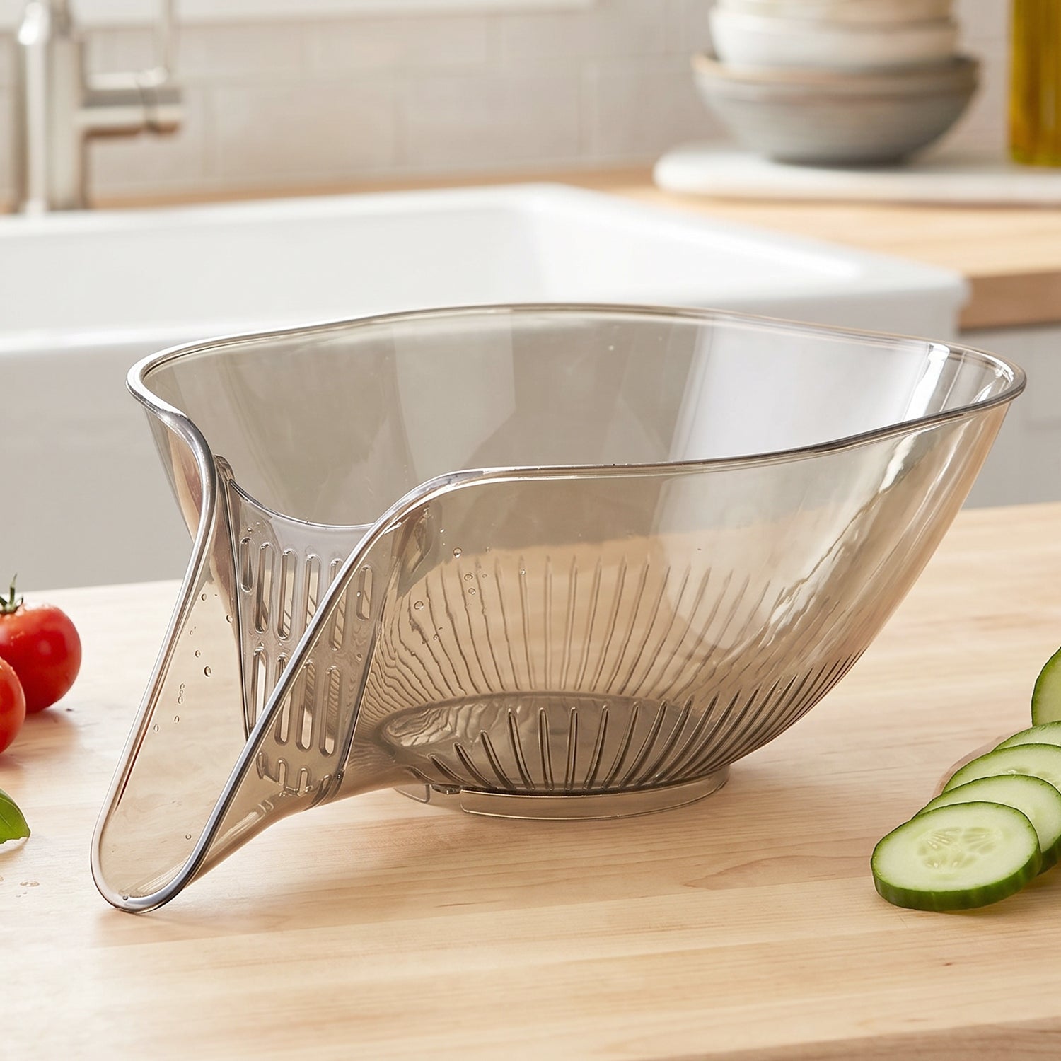Kitchen drain basket for food preparation