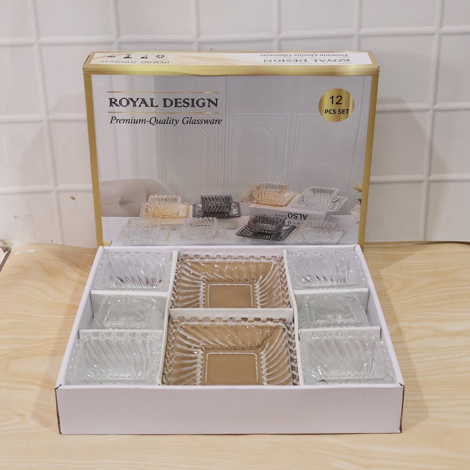 Versatile 12-piece transparent glass serving set