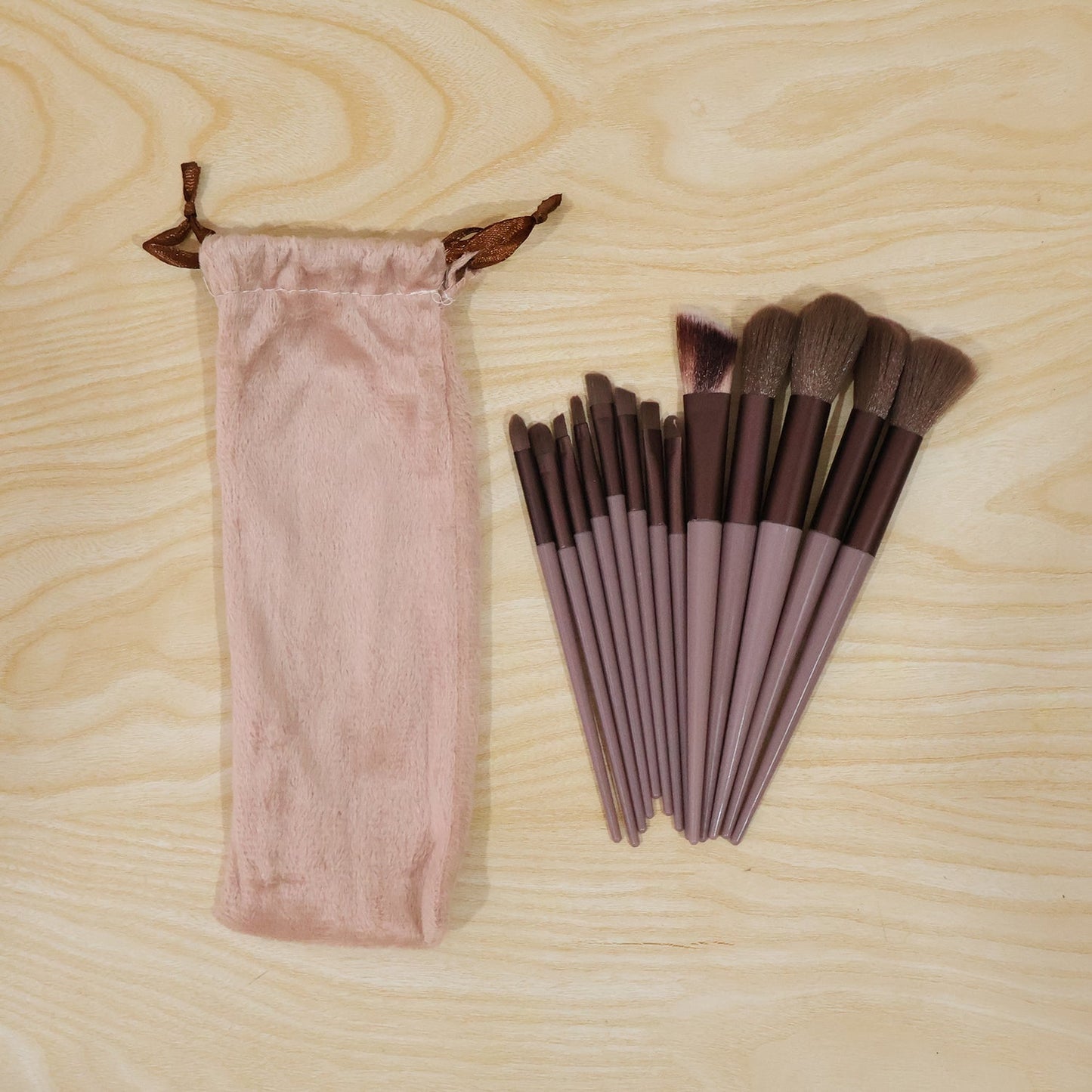 Application of makeup brushes for beauty looks