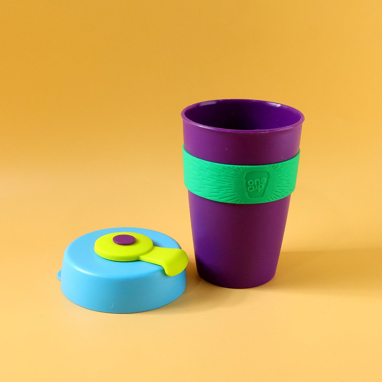 Leak-proof beverage mug for hot drinks