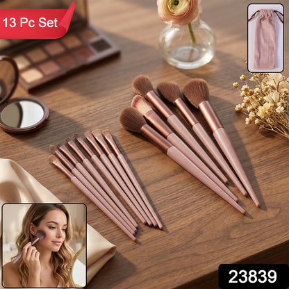 Makeup brush set packed in a box for beauty application